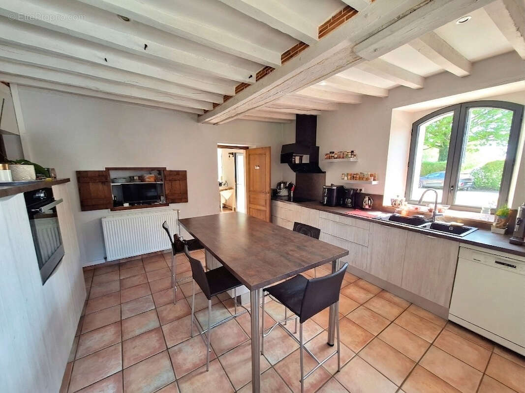 Longère de caractère avec 5 chambres - photo 4