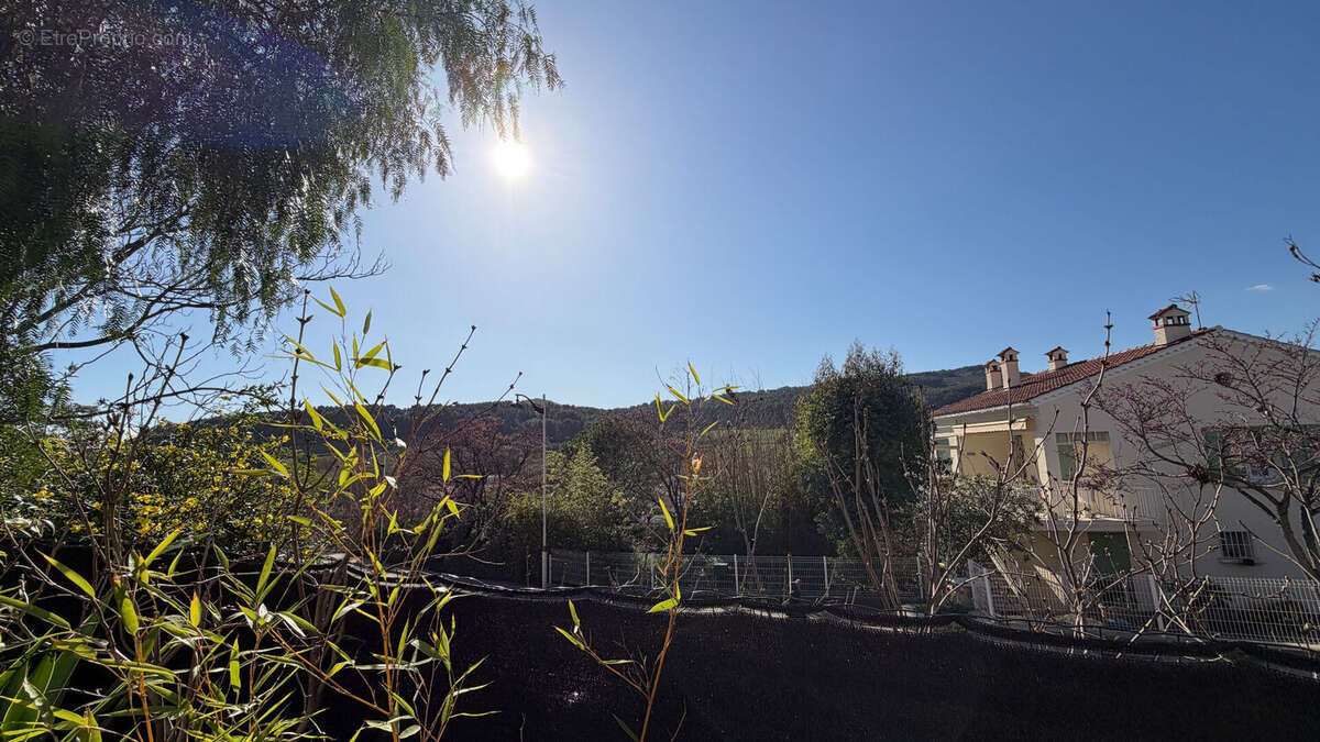 Appartement à LE CASTELLET