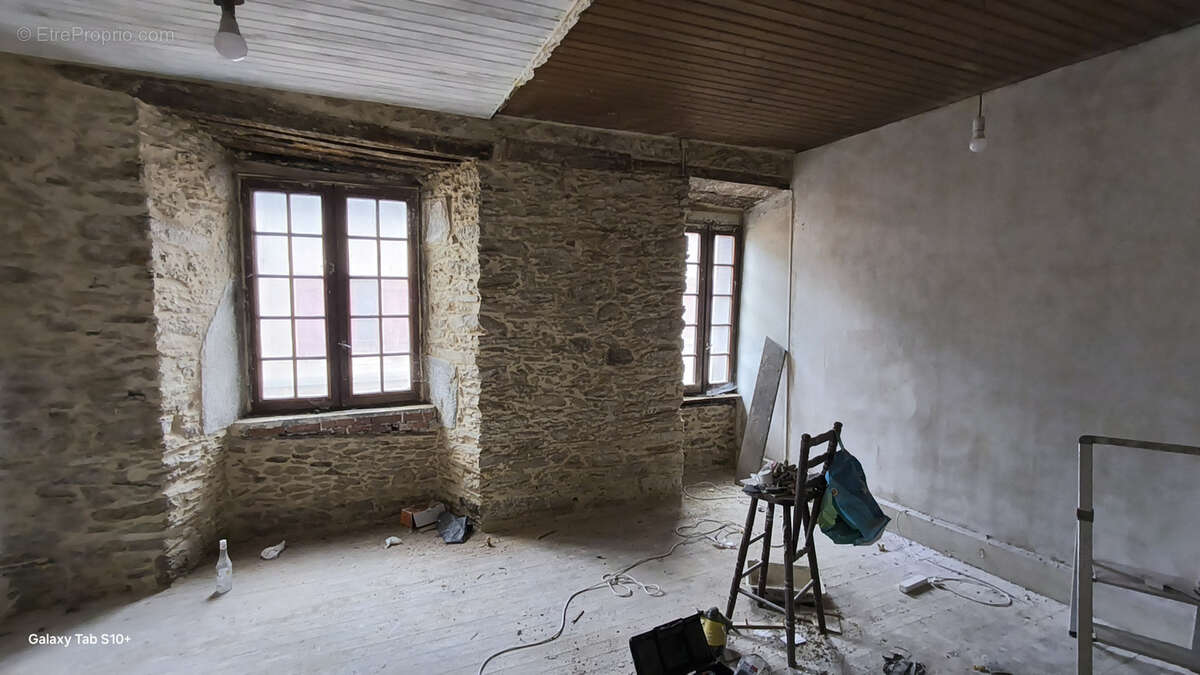 Maison à MAGNAC-BOURG