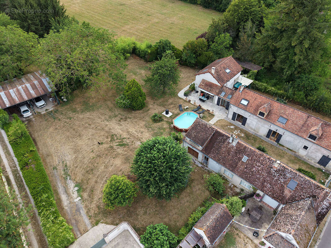Noyen Sur Seine - 9 pièces - 4 chambres - 274 m² habitable - photo 18