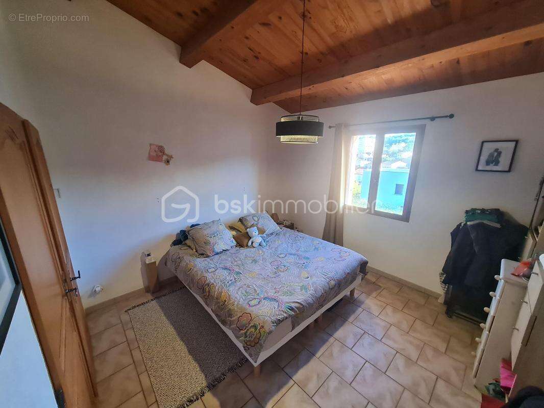 Entre cannes et antibes – maison 5 pièces de 114 m² – 80 m² d’annexes – piscine - photo 11