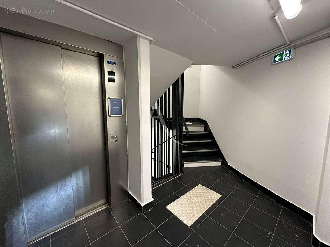 Parking à PARIS-7E