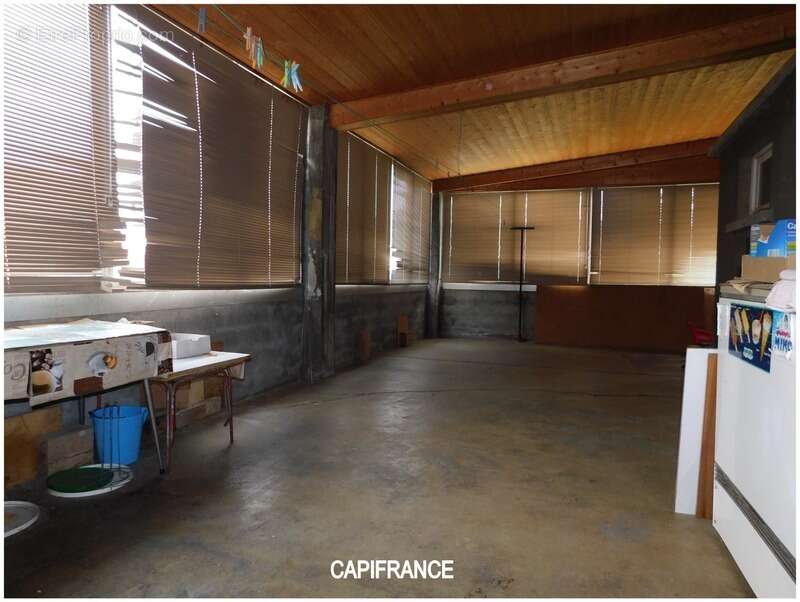 Commerce à LE CHAFFAUT-SAINT-JURSON