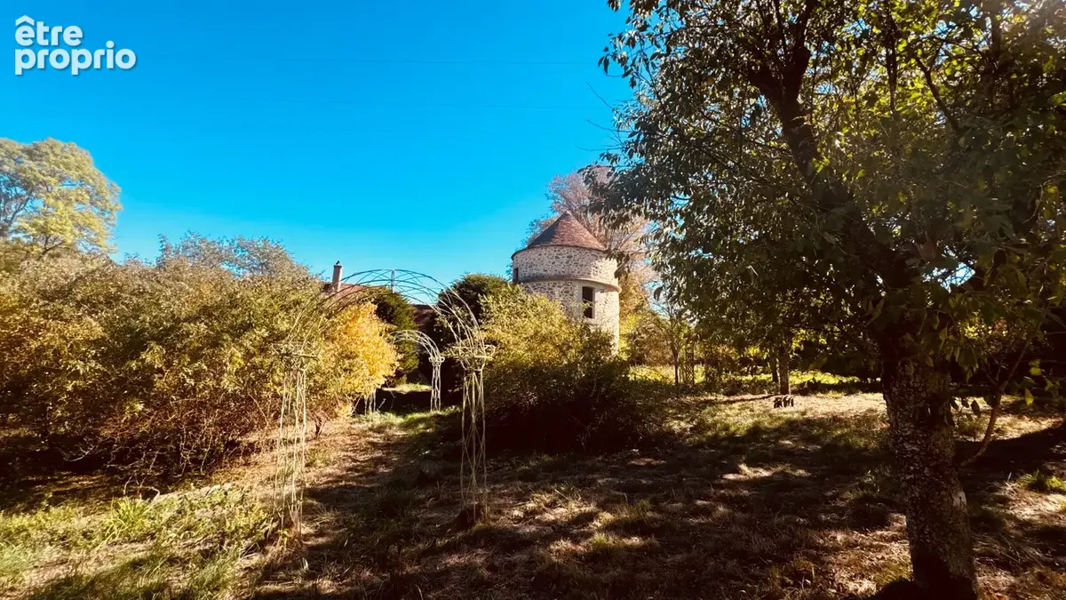 EXCLUSIVITE - AVALLON , VALLEE DU COUSIN  .    Propriété avec terrain de 3 ha 53 environ au prix de 267 500 € - photo 10