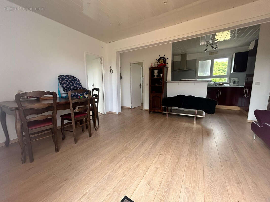 Maison à BENNECOURT