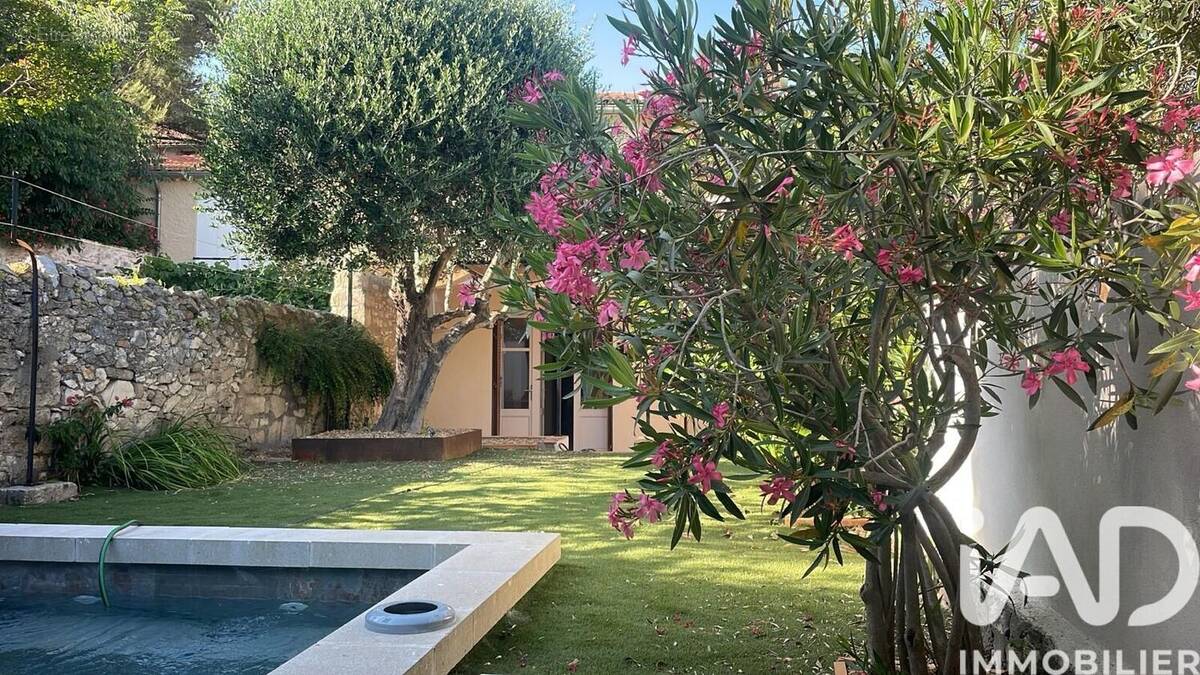 Photo 1 - Maison à VILLENEUVE-LES-AVIGNON