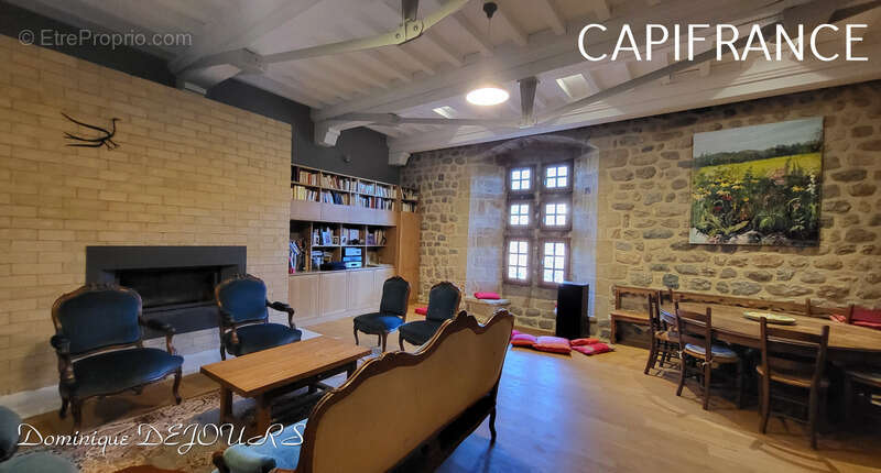 Maison à SAINT-SAUVEUR-DE-MONTAGUT