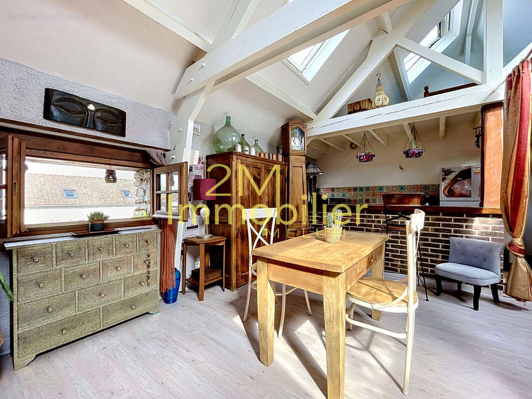 Appartement à VERT-SAINT-DENIS