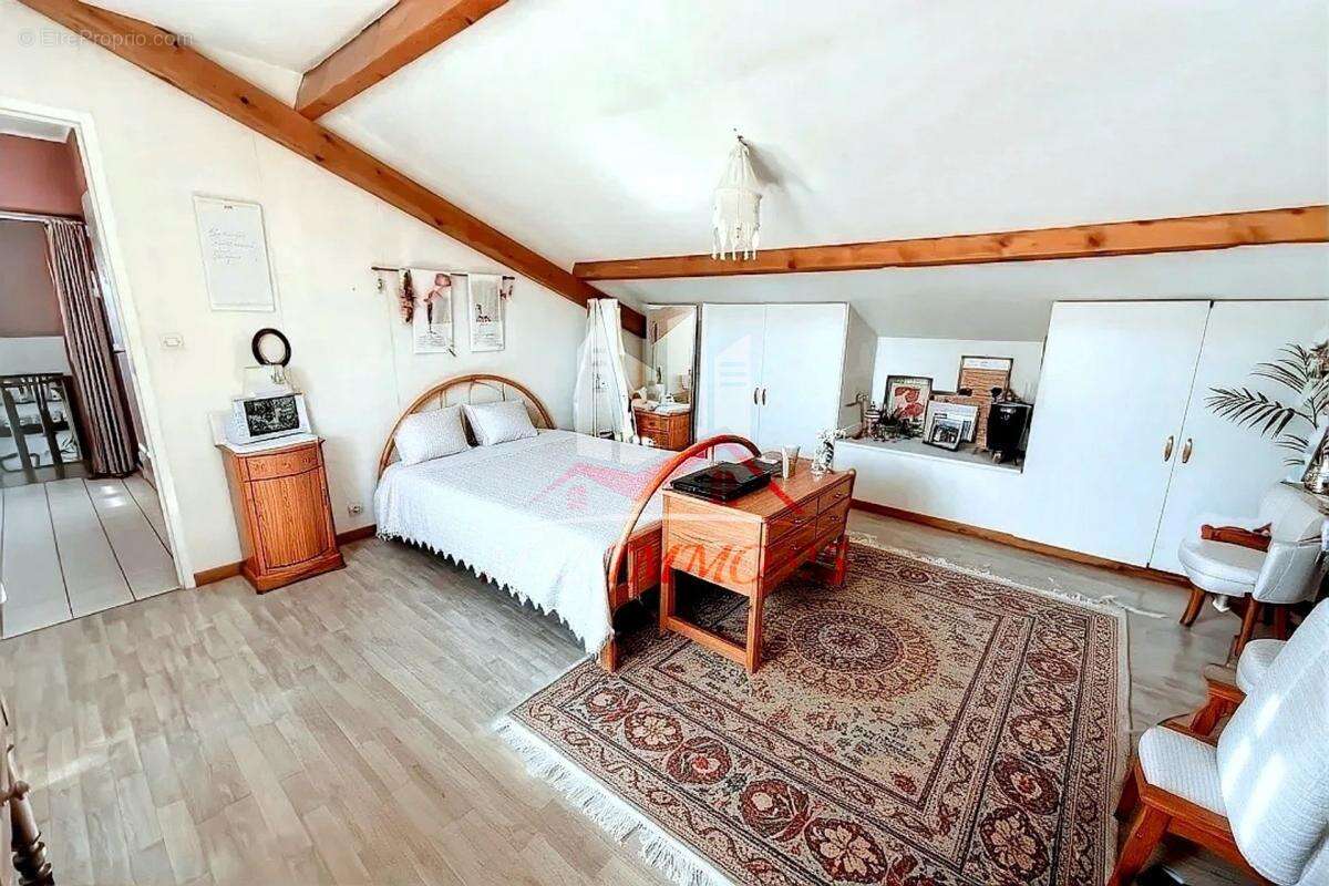 Appartement à SAINT-LEU-D&#039;ESSERENT