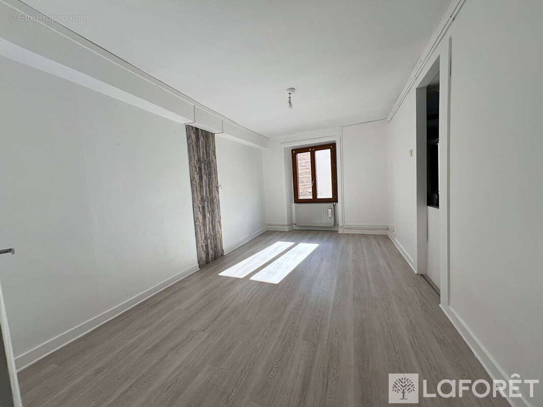 Appartement Centre Ville Montbrison 2 chambres terrasse - photo 4