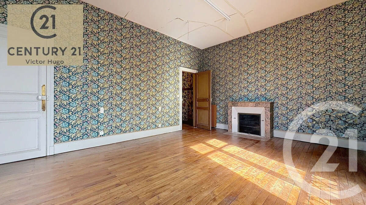 Maison 242 m² à Saint-Victurnien  - photo 14