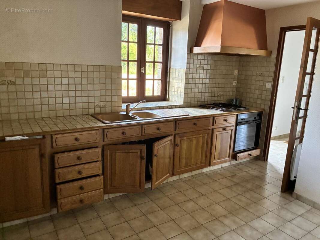 Maison à LA BAZOGE-MONTPINCON