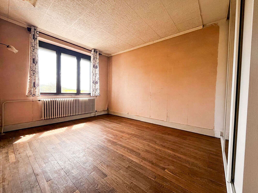 Maison à BROUSSY-LE-GRAND