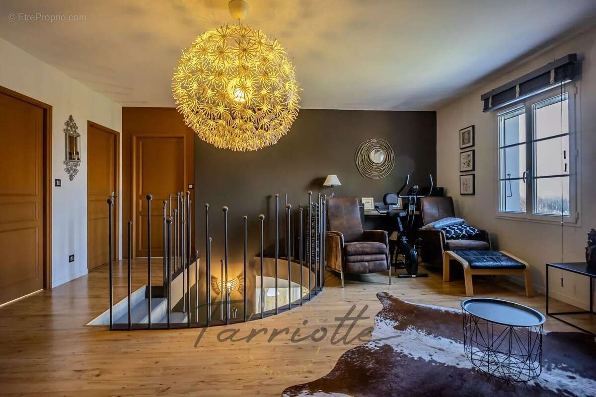 VILLA - 10672 - photo 13