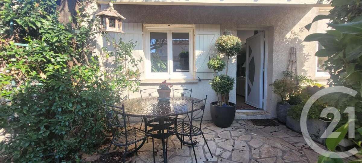 Maison à VILLENEUVE-LES-MAGUELONE