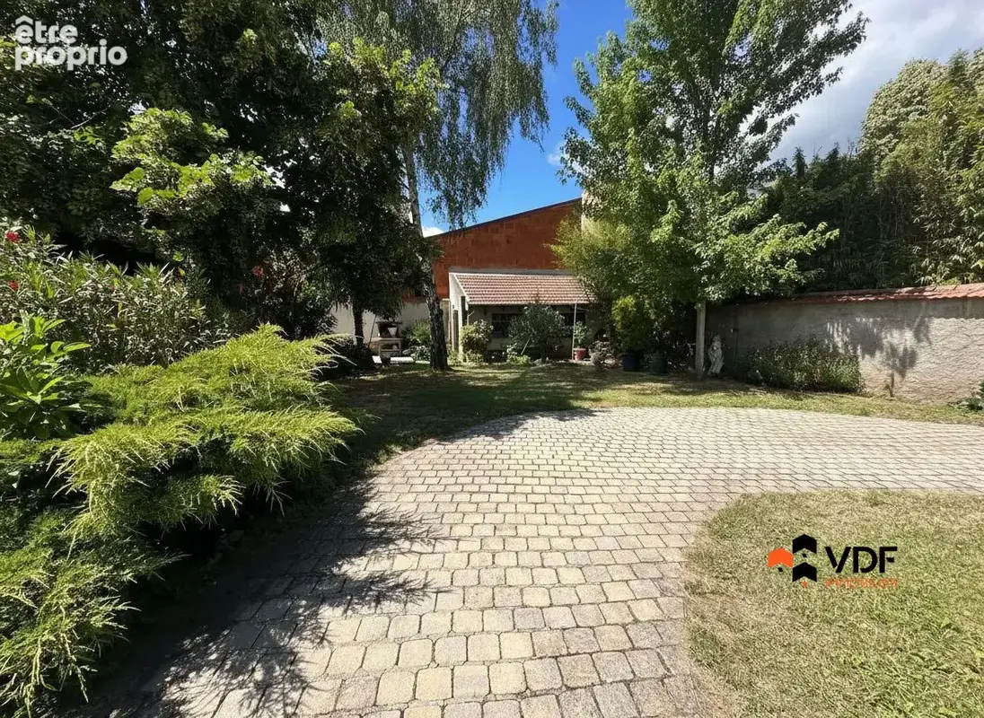 Maison 4 pièces 105 m² à vendre à Roanne (42300) - photo 2