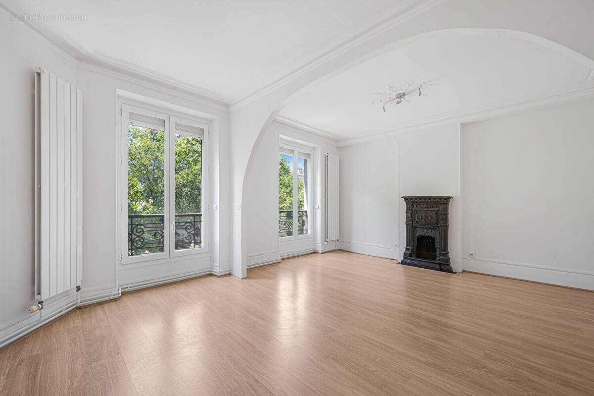 Appartement à PARIS-14E