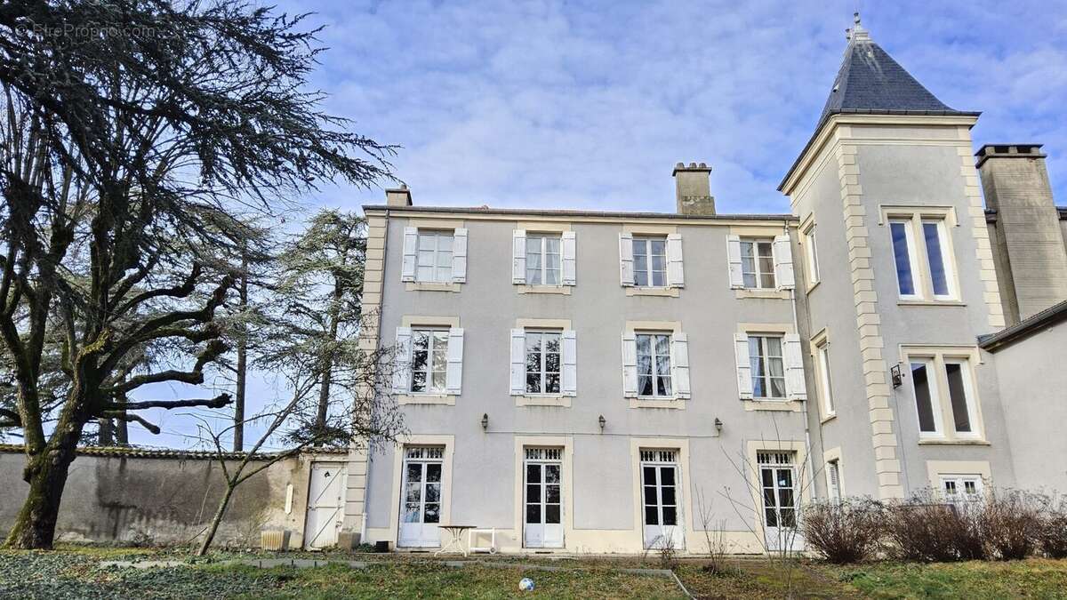 Maison à L'ETRAT