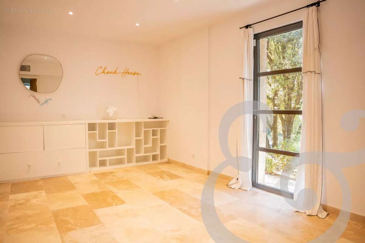 Maison à MAS-BLANC-DES-ALPILLES