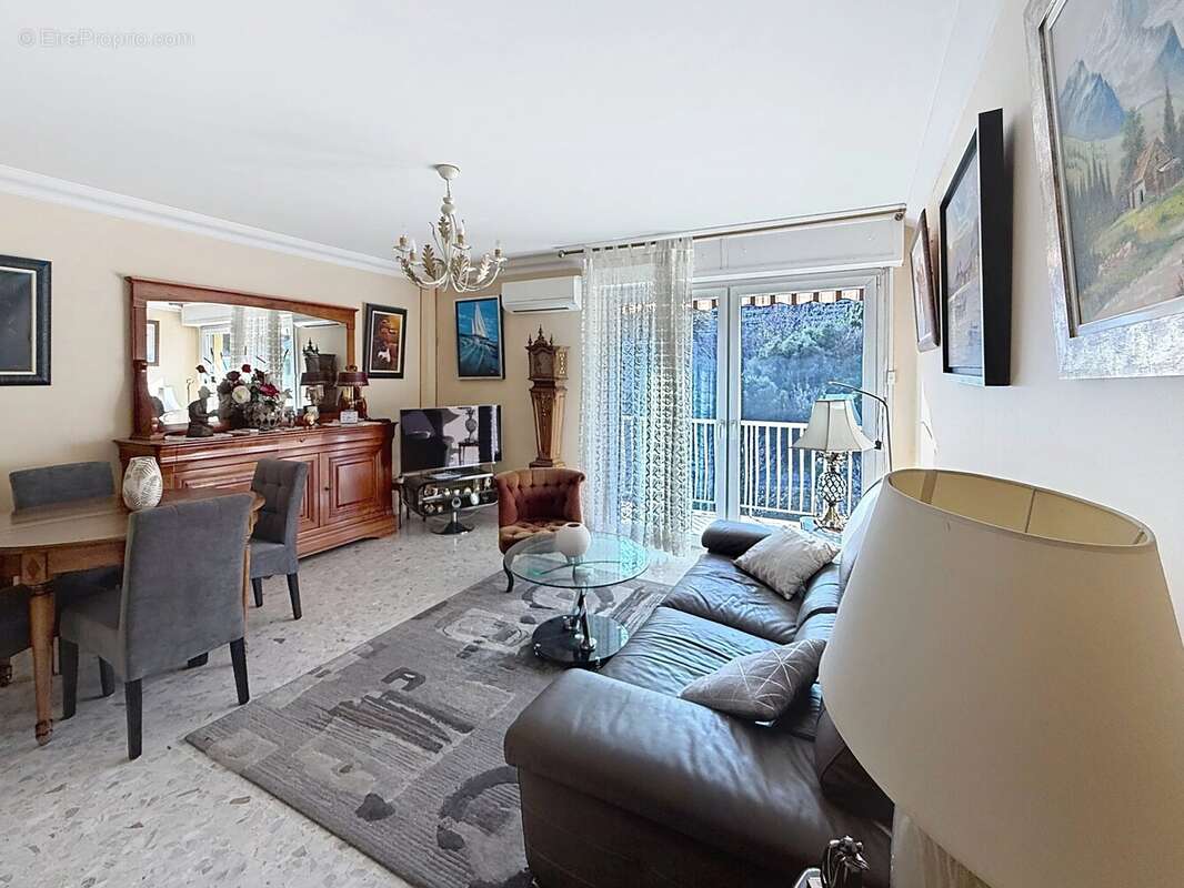 Appartement à LE CANNET