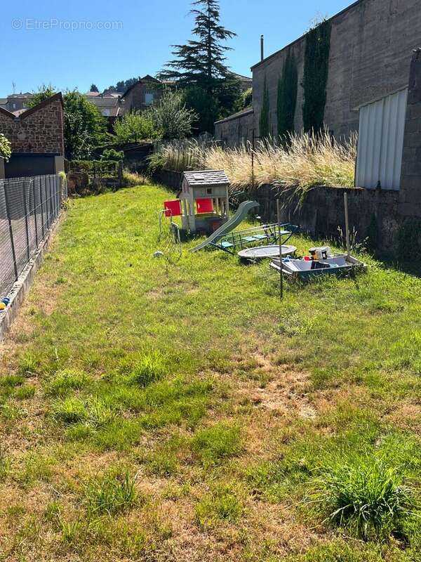 Maison à COURS-LA-VILLE