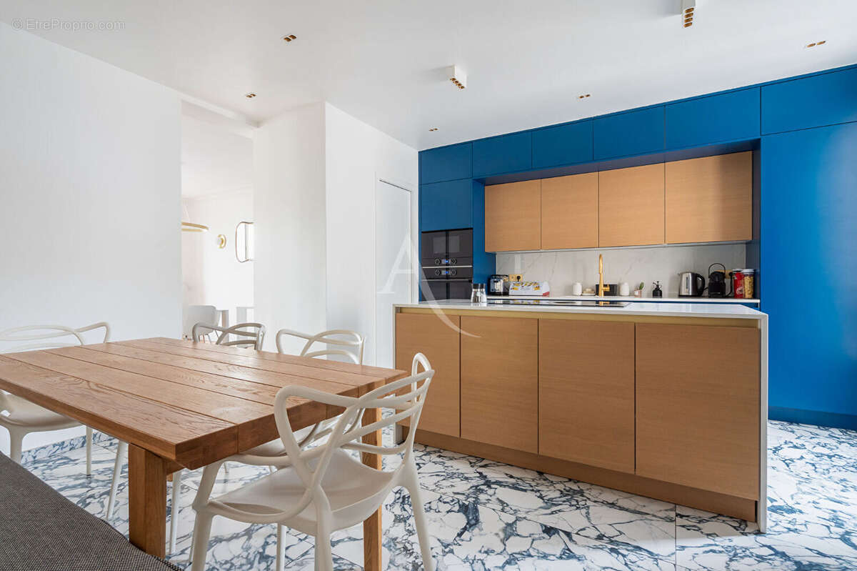 Appartement à PARIS-7E