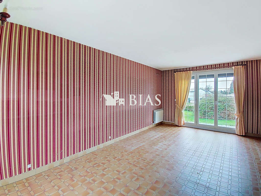 Maison à BOURG-ACHARD