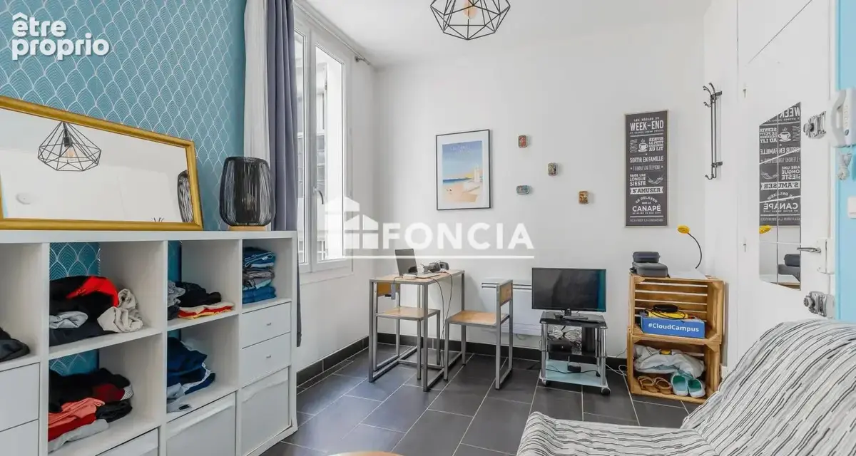 LES SABLES D'OLONNE - REMBLAI ET GRANDE PLAGE - Appartement T1 dans immeuble de caractère face à l'océan - photo 2
