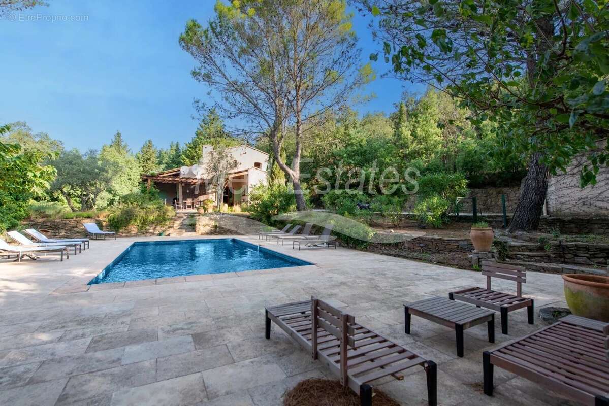 Maison à LA GARDE-FREINET