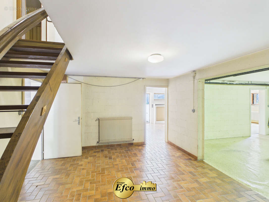 Rare à Pfastatt, maison de plain-pied, Île-de-France, 7 pièces 180 m2 sur 8 ares de terrain avec possibilté ac - photo 11