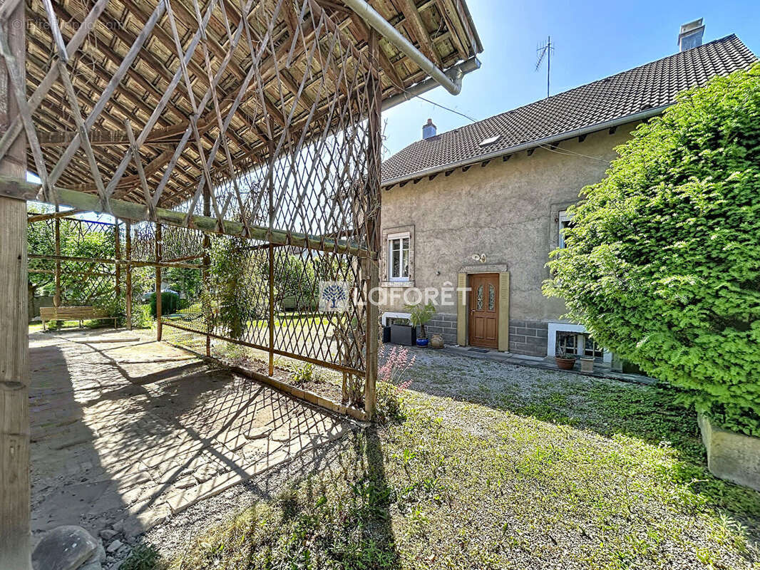 Maison à FESCHES-LE-CHATEL