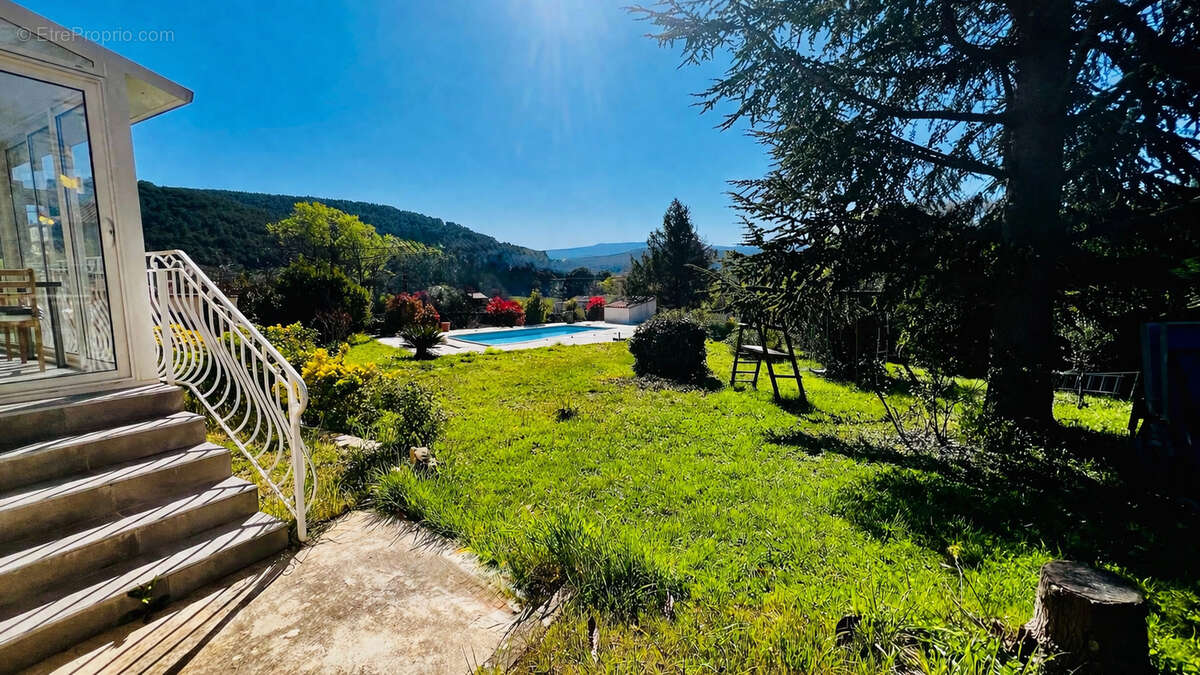 Maison à SAINT-ZACHARIE