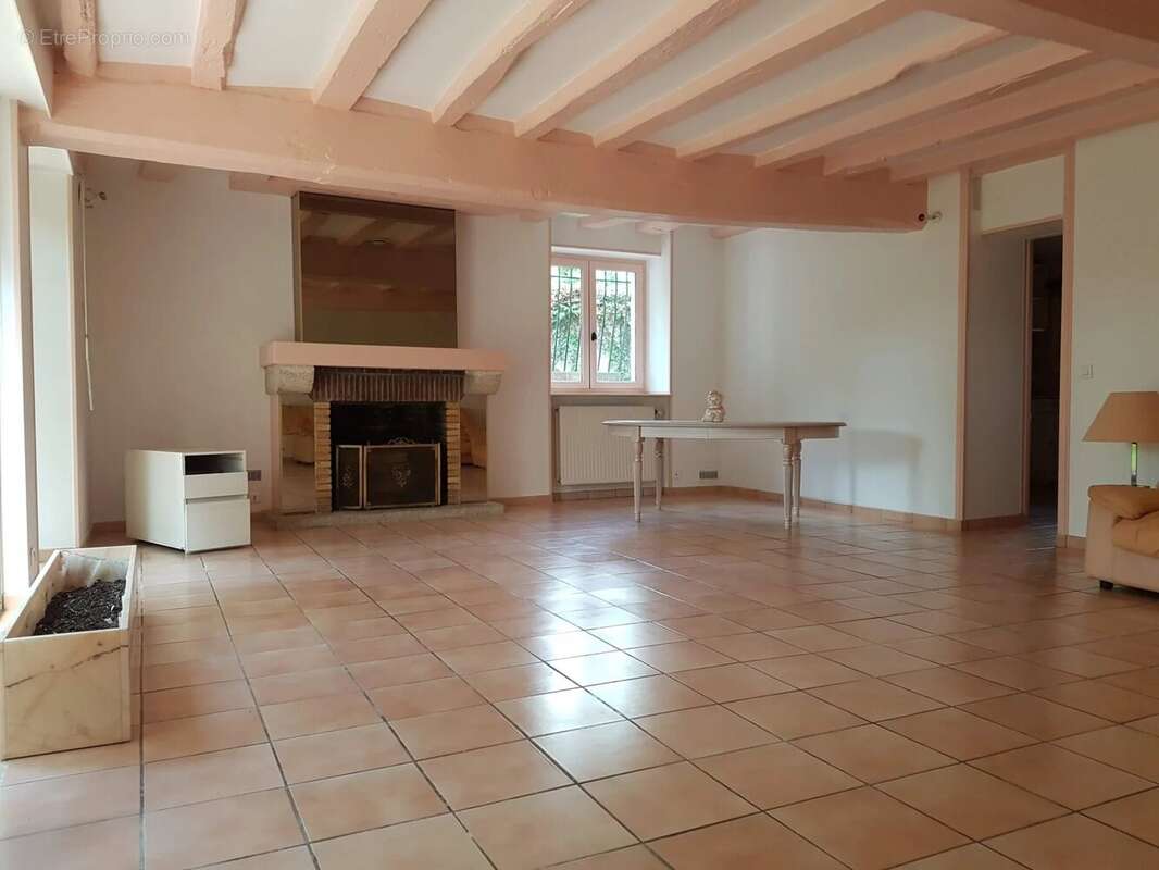 Maison à EGREVILLE