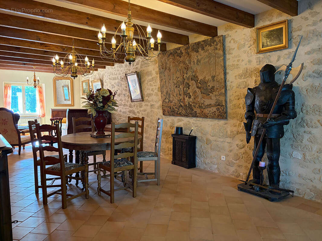 Maison à MONTPEYROUX