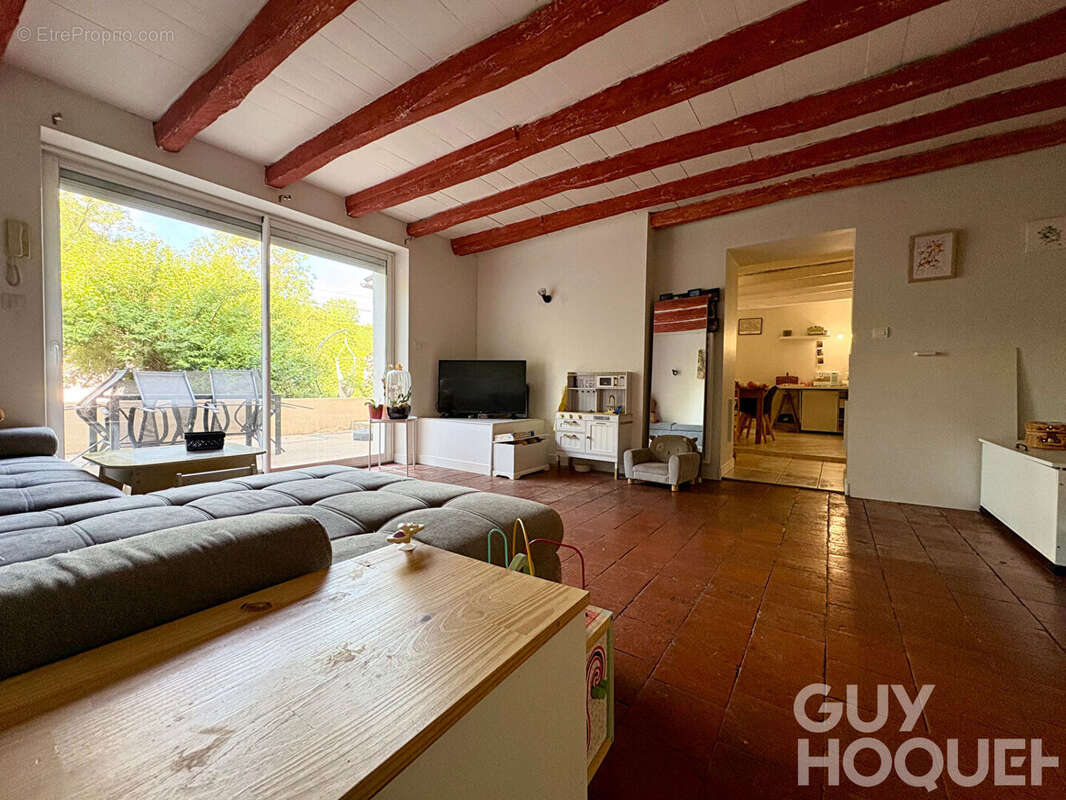 Maison à LIGUGE