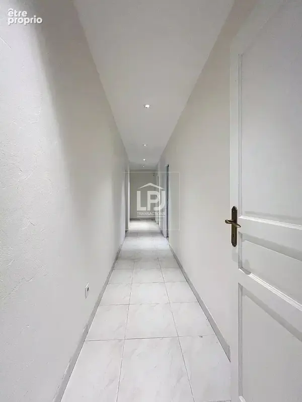 Propriété d’exception – T7 de plain-pied de 177 m² au cœur d’un parc paysager avec piscine et bois privé - photo 10