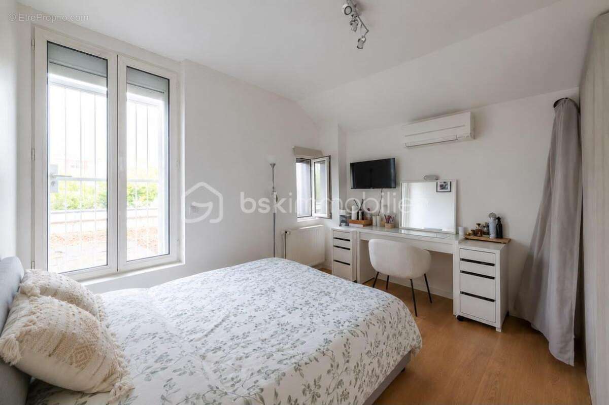 Colombes – maison d’architecte de 193 m² avec dépendance, sous-sol total et jardin paysager – un bien rare aux portes de paris - photo 11