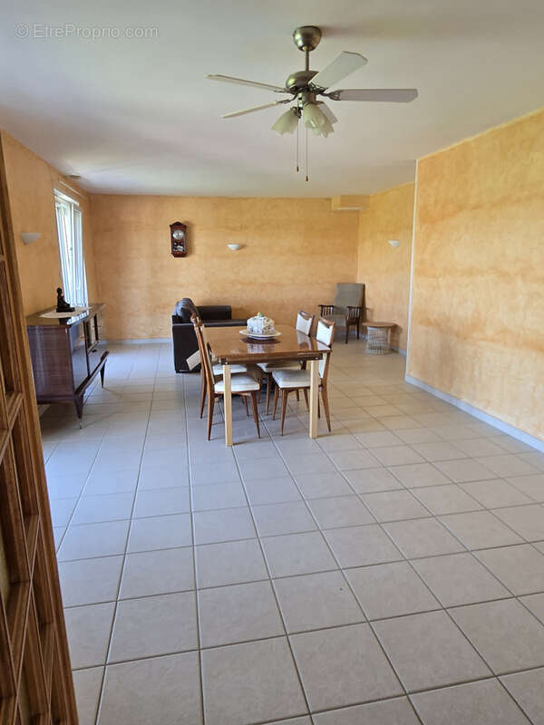 Maison à PERREX