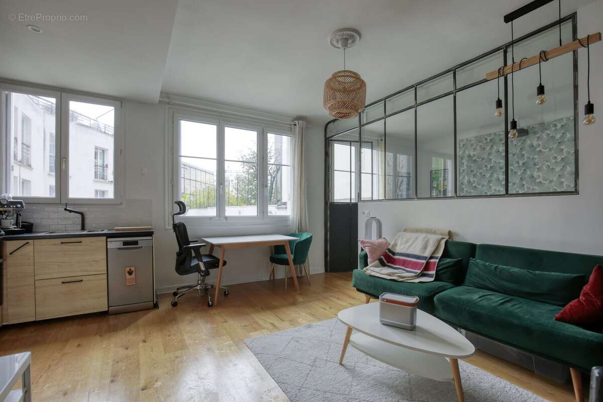 Appartement à PARIS-10E