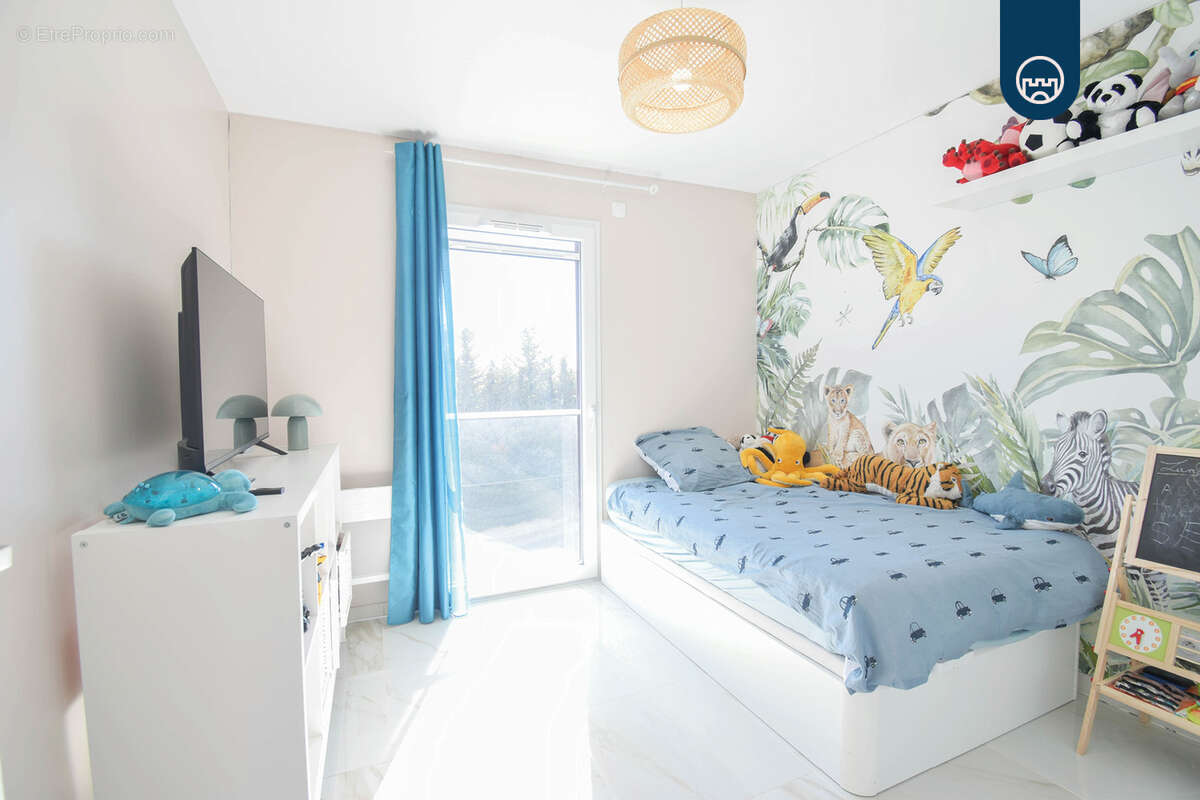 Appartement à SAINT-LAURENT-DU-VAR