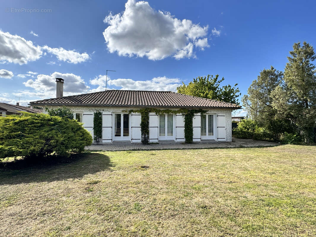 Maison à BARBEZIEUX-SAINT-HILAIRE