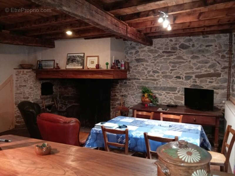 Maison à USTOU