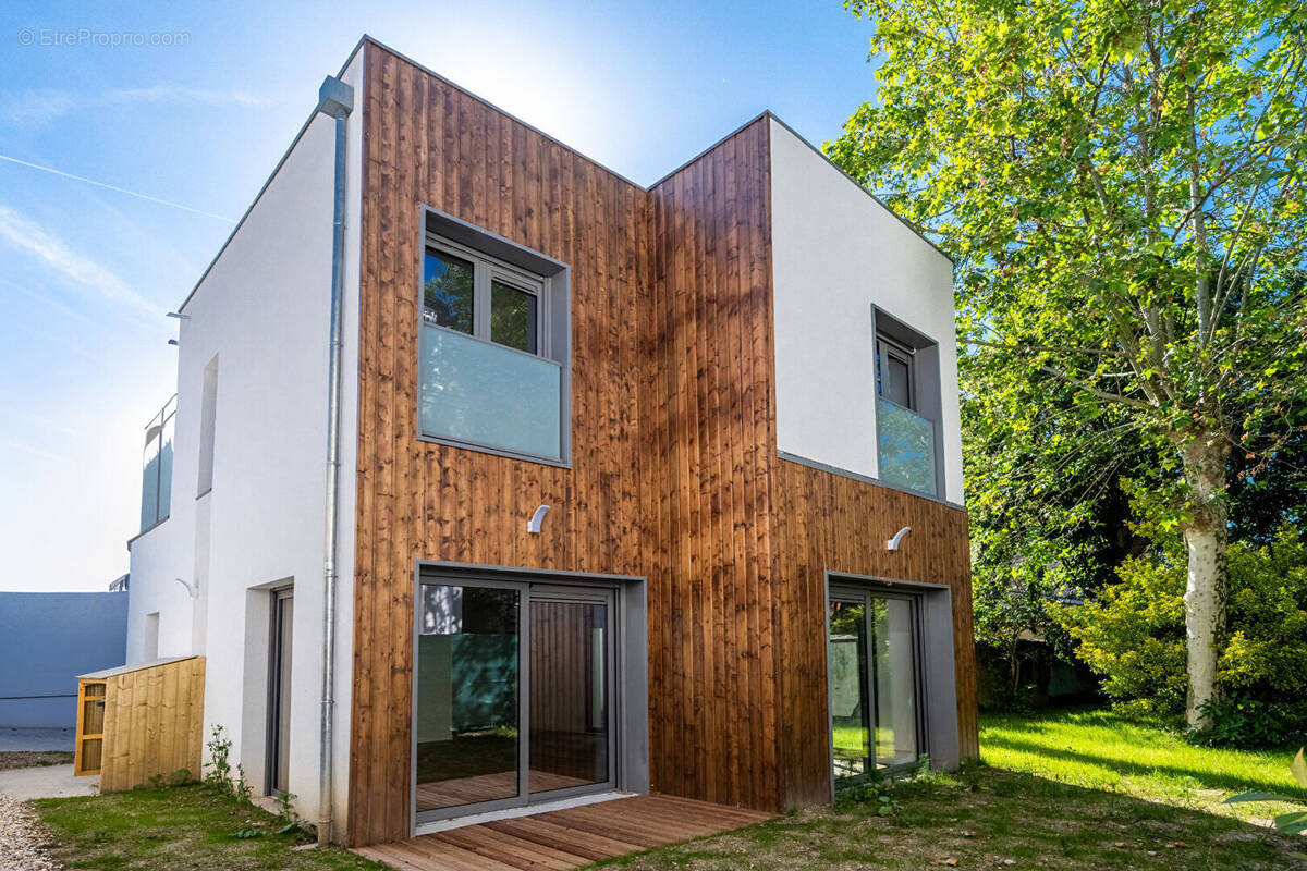Maison à ASNIERES-SUR-SEINE