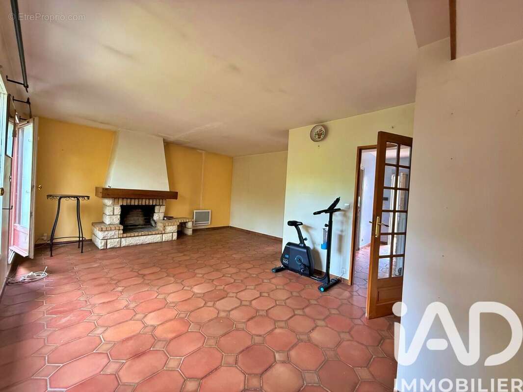 Photo 2 - Maison à MOISSY-CRAMAYEL