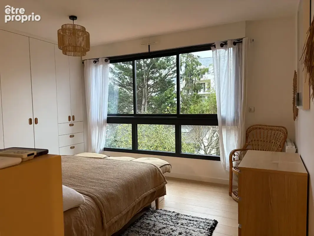 Maison contemporaine de 165 m² avec jardin, terrasse et stationnement sécurisé - photo 8