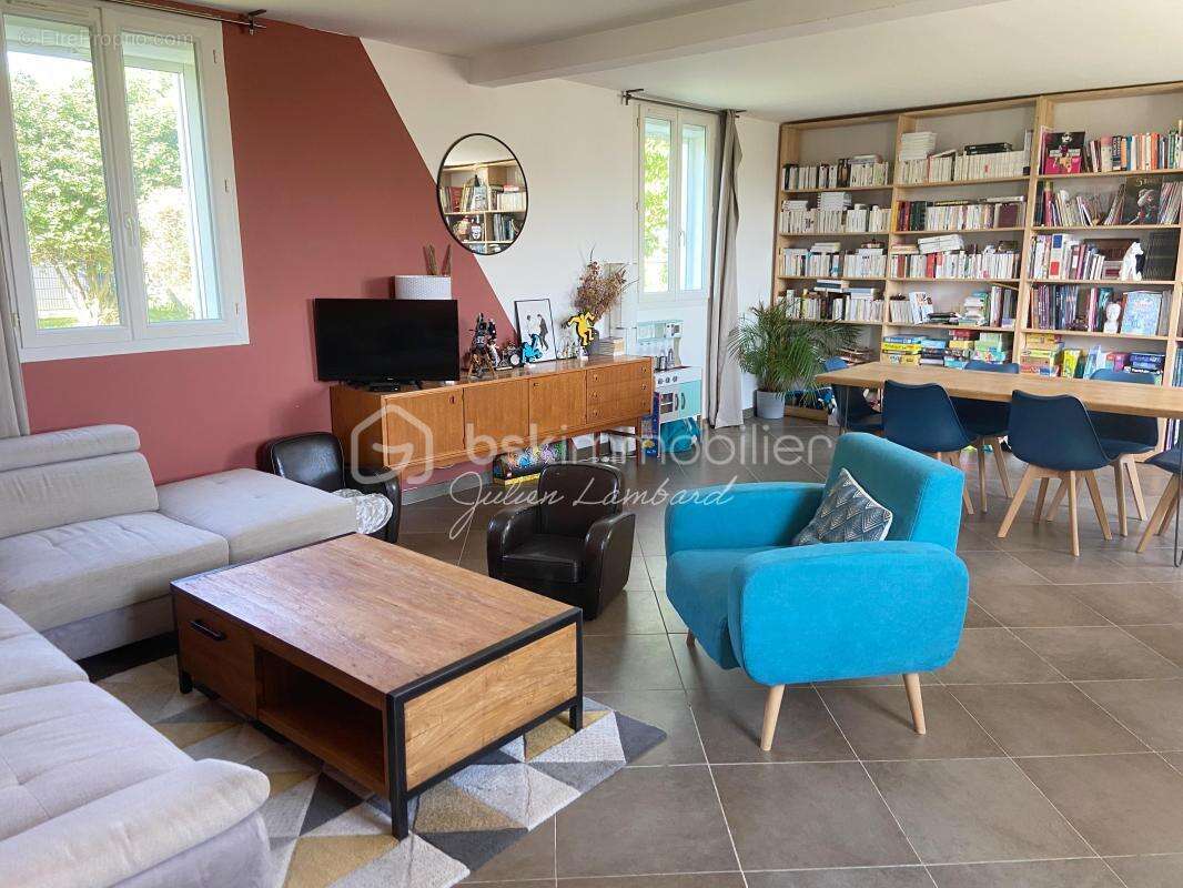 Maison à vendre Mesnil Raoul – 204 m² – 4 chambres (5 possibles) – Terrain de plus de 1 000 m² – Garage – DPE C - photo 2
