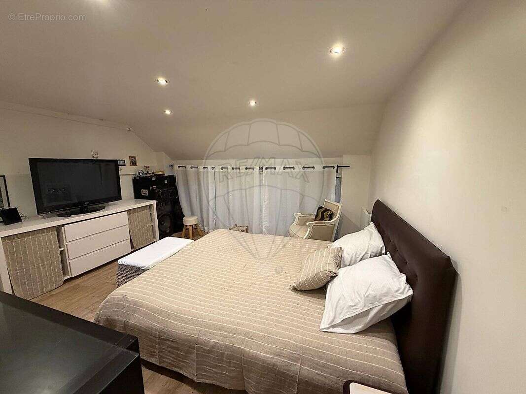 Maison à BAZOCHES-LES-BRAY