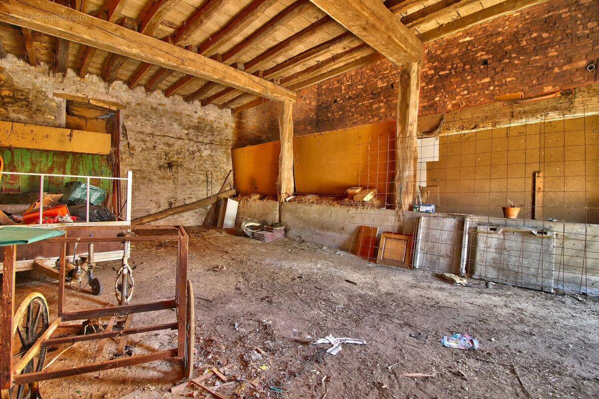 Maison à MASSINGY-LES-VITTEAUX