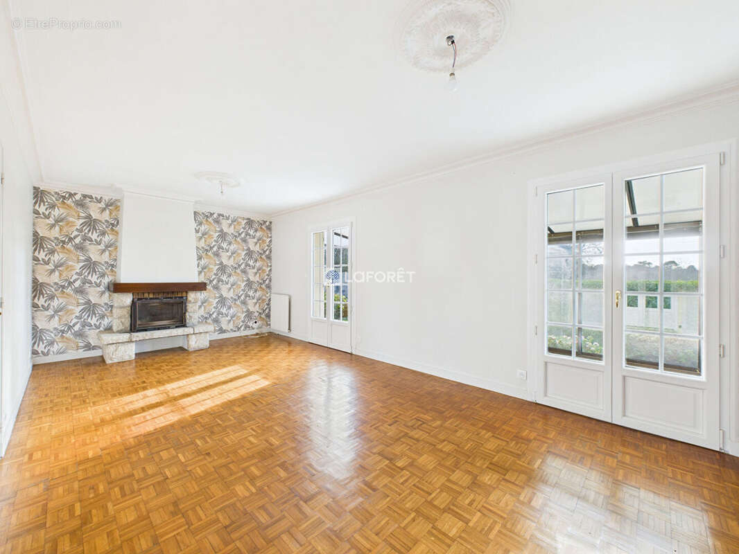 Maison à POULLAN-SUR-MER