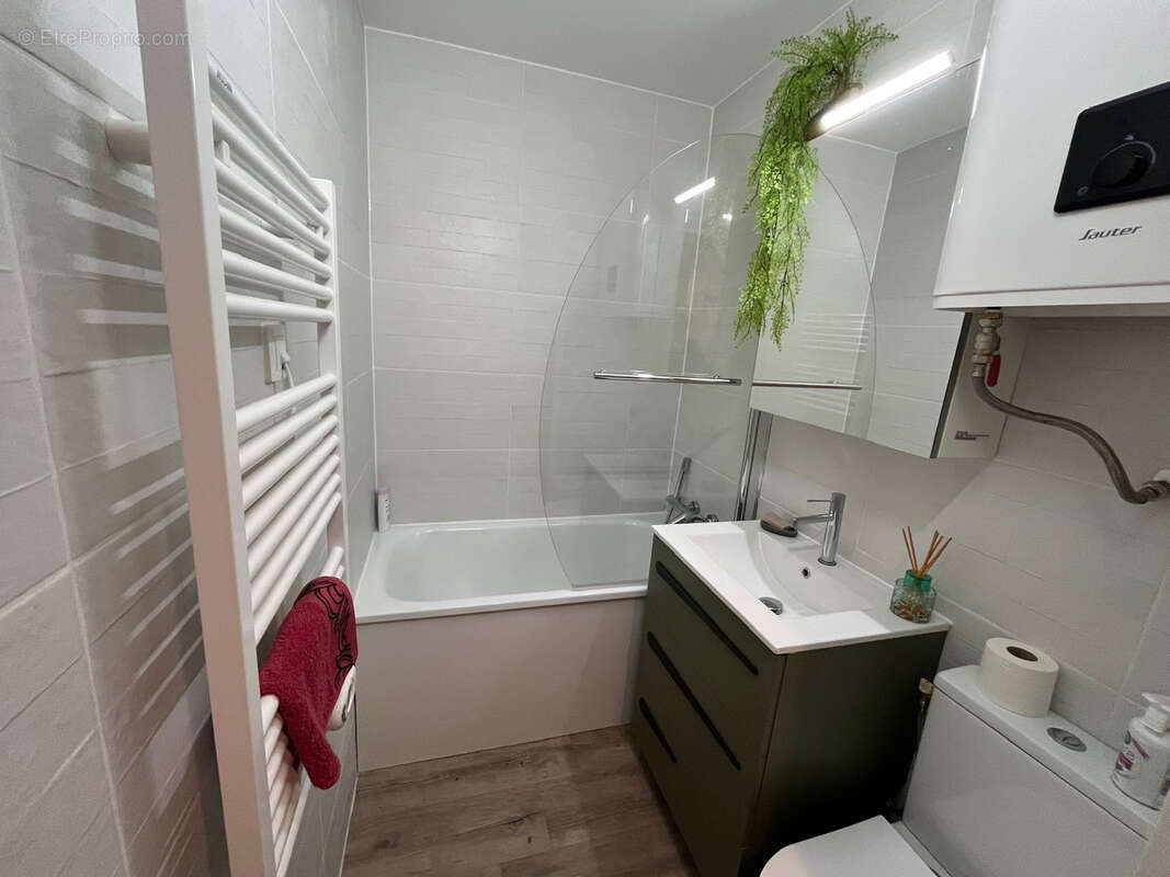 Appartement à BORMES-LES-MIMOSAS